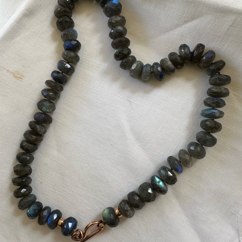 Labradorite faceted Beaded Necklace with rose gold clasp